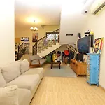 The Villa Hostel - By Lunar